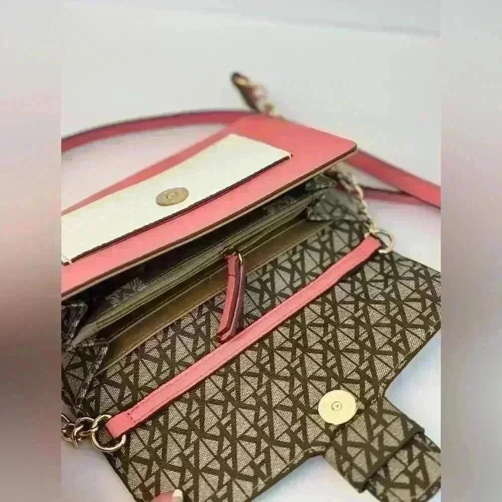 ANNE KLEIN AK